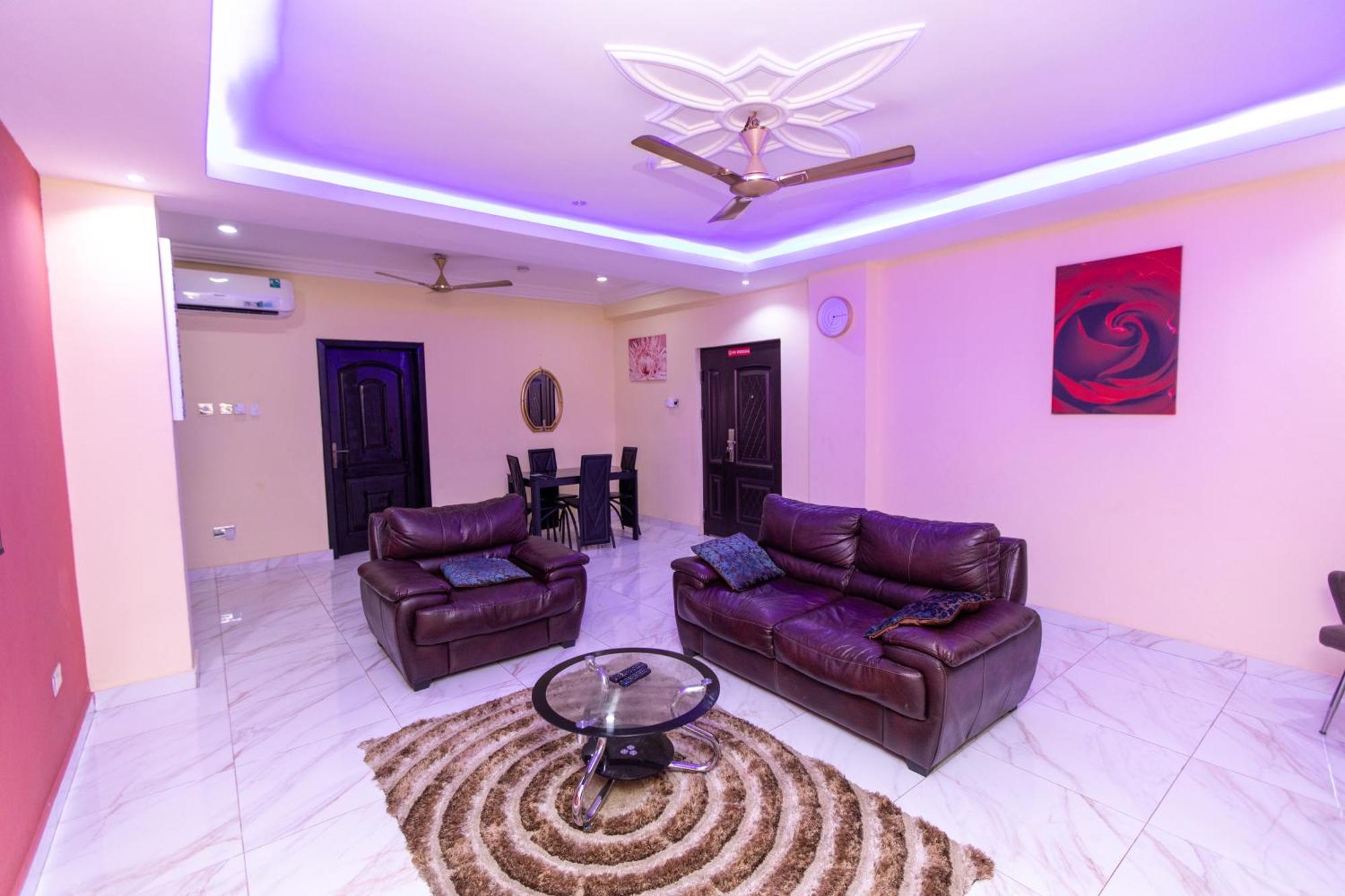 Washington Apartments - Just 25Mins Drive From The Airport Kwashieman Exterior foto