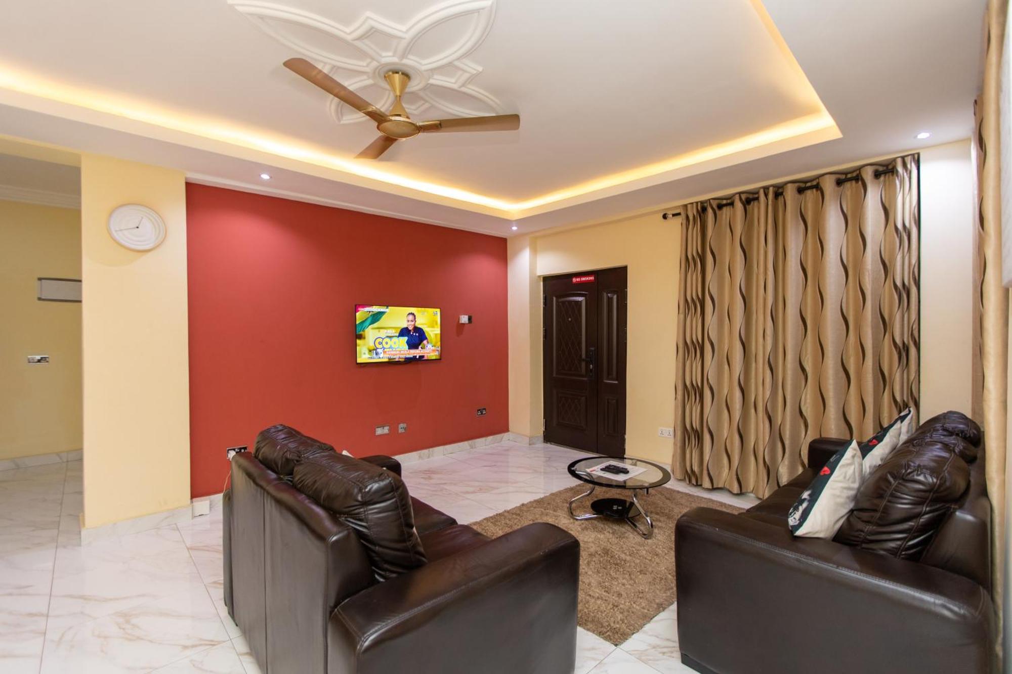 Washington Apartments - Just 25Mins Drive From The Airport Kwashieman Exterior foto