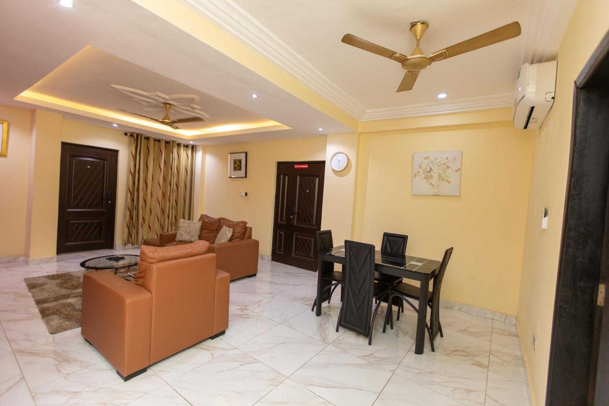 Washington Apartments - Just 25Mins Drive From The Airport Kwashieman Exterior foto